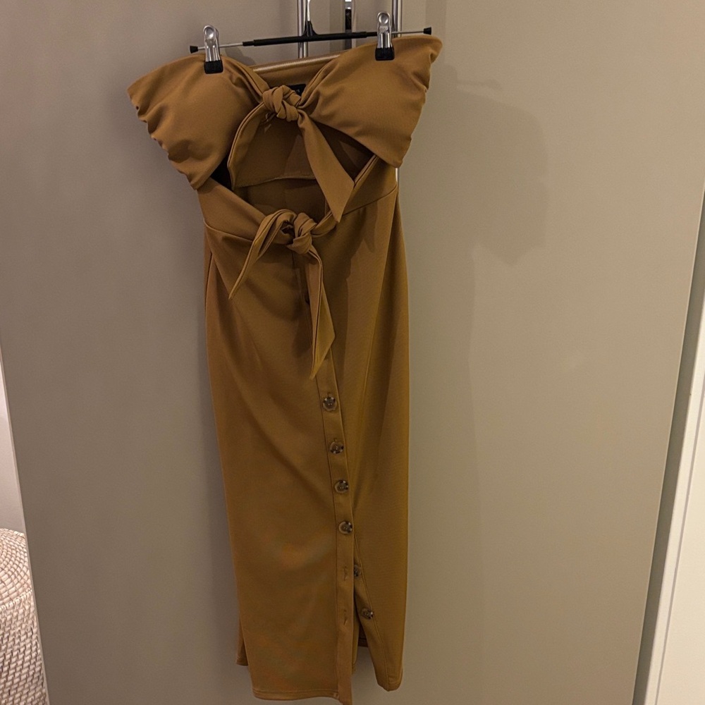 House of Harlow 1960 Tan Midi Skirt with Bow Cut Out Detail